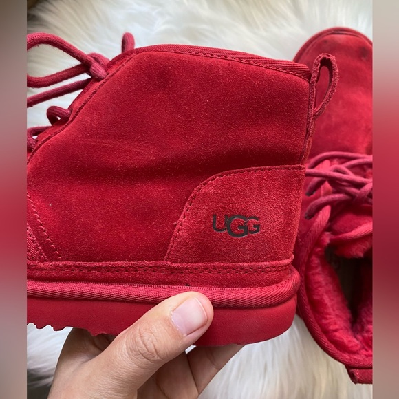 UGG neumel red boots size 6 women’s - Picture 9 of 9